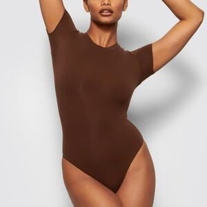 Skims Fits Everybody T-shirt Bodysuit BS-TSH-0752 Cocoa Size Medium